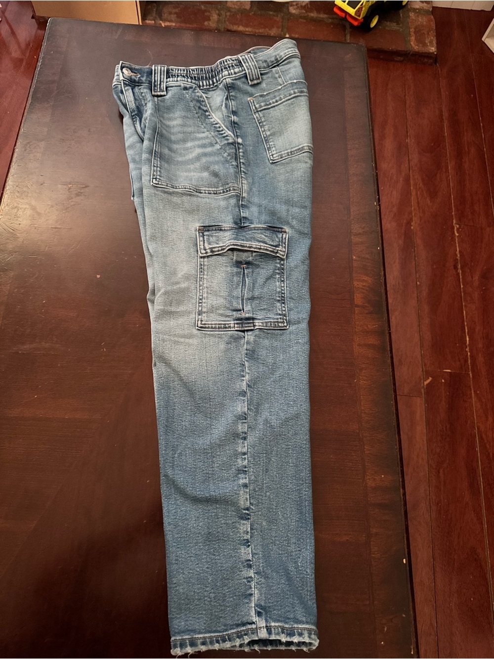 American Eagle Outfitters Men's Light Blue Relaxed Cargo Jeans - Picture 6 of 7